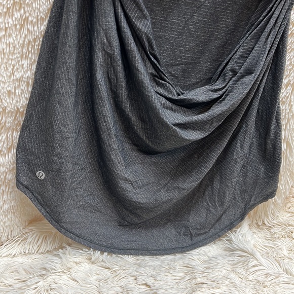 Lululemon work out top size 10 w/ build in bra & removable cup inserts - stripe - Picture 13 of 16